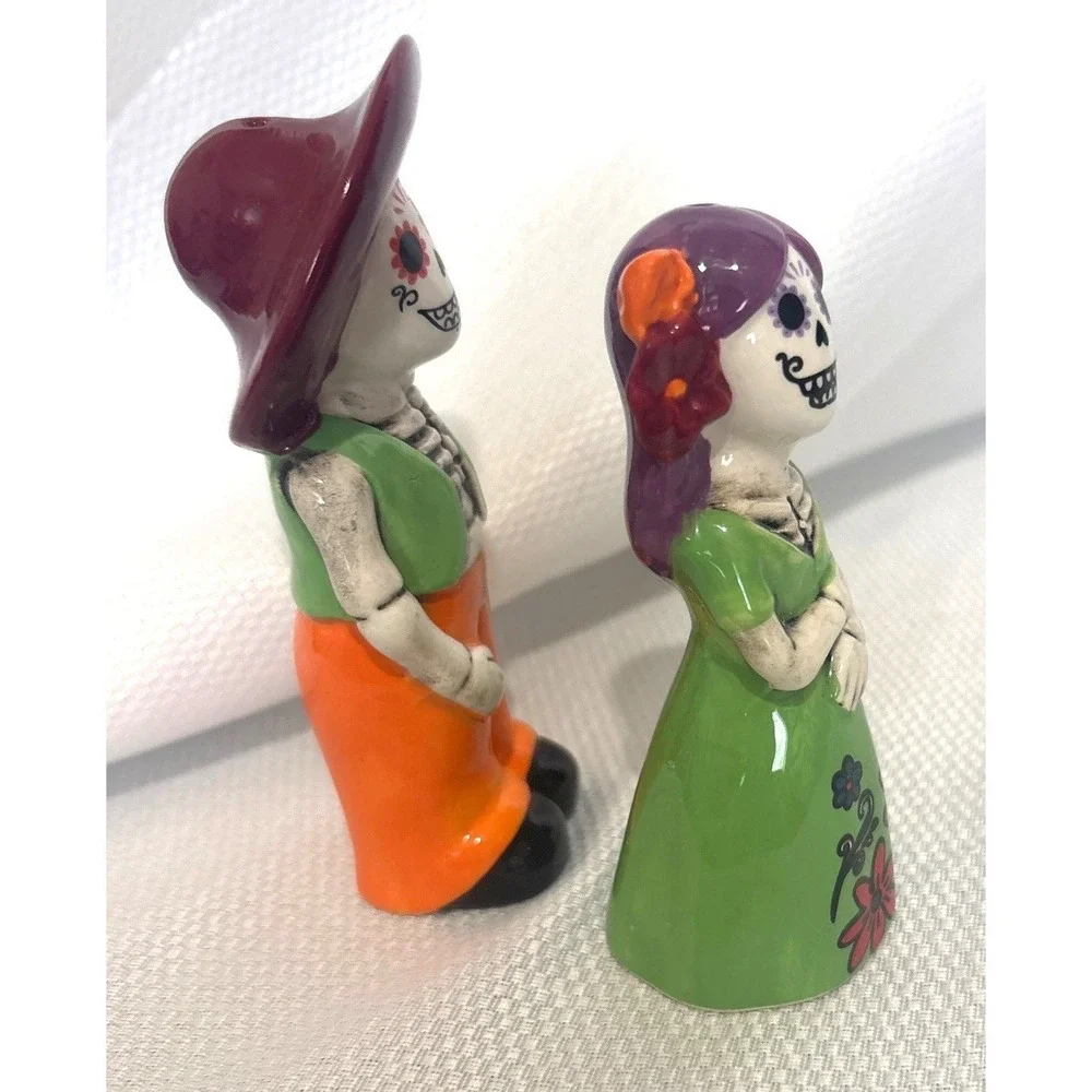 Day of the Dead Sugar Skull Skeleton Couple Salt and Pepper Shakers Ceramic Set